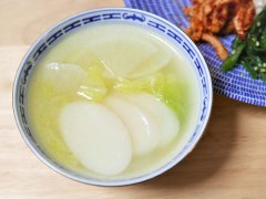떡국 [ットックク] トックク、もちスープ、韓国のお雑煮
